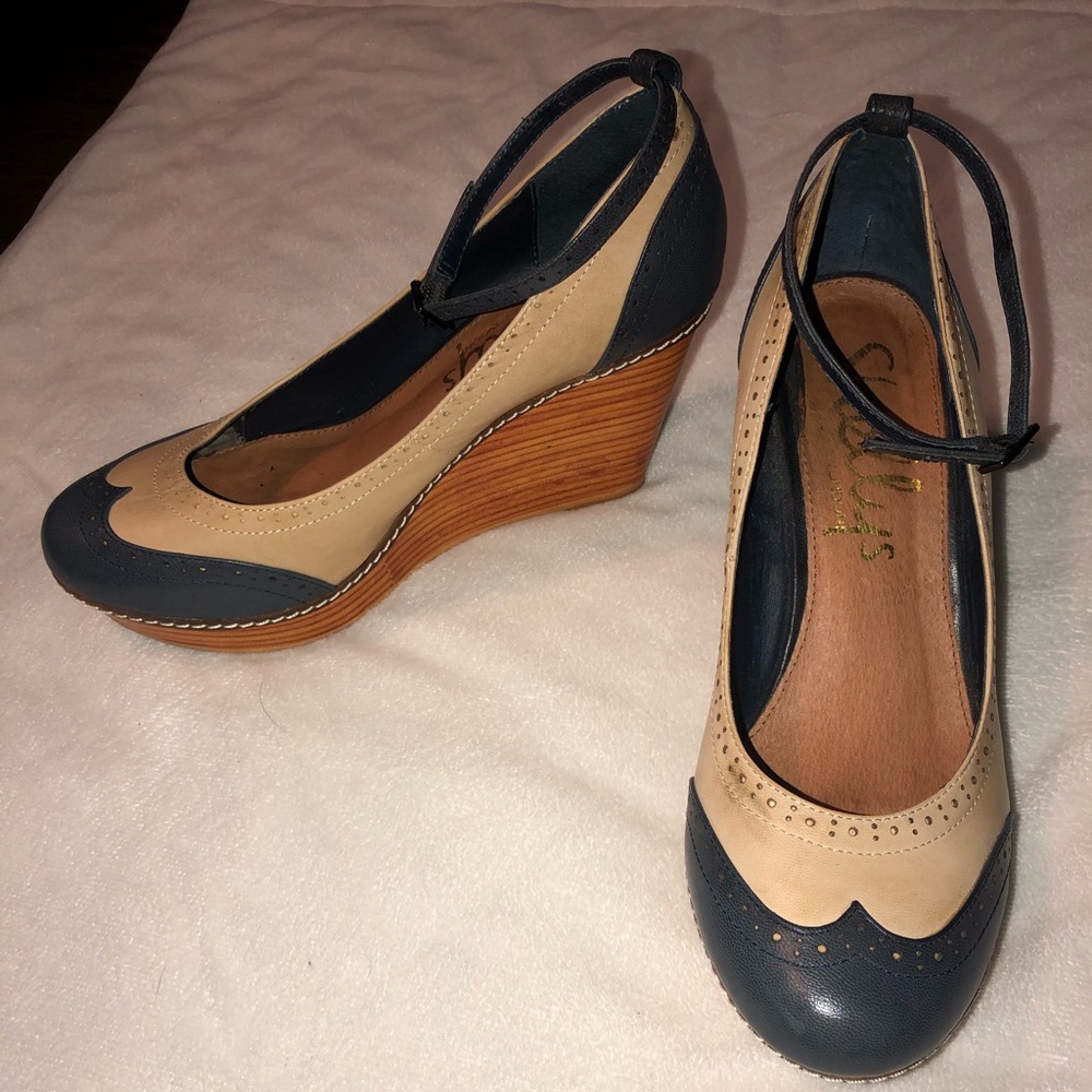 Shellys’s London Women’s Closed-Toe Wedges